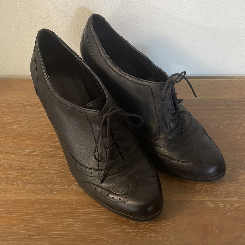 Connie black booties